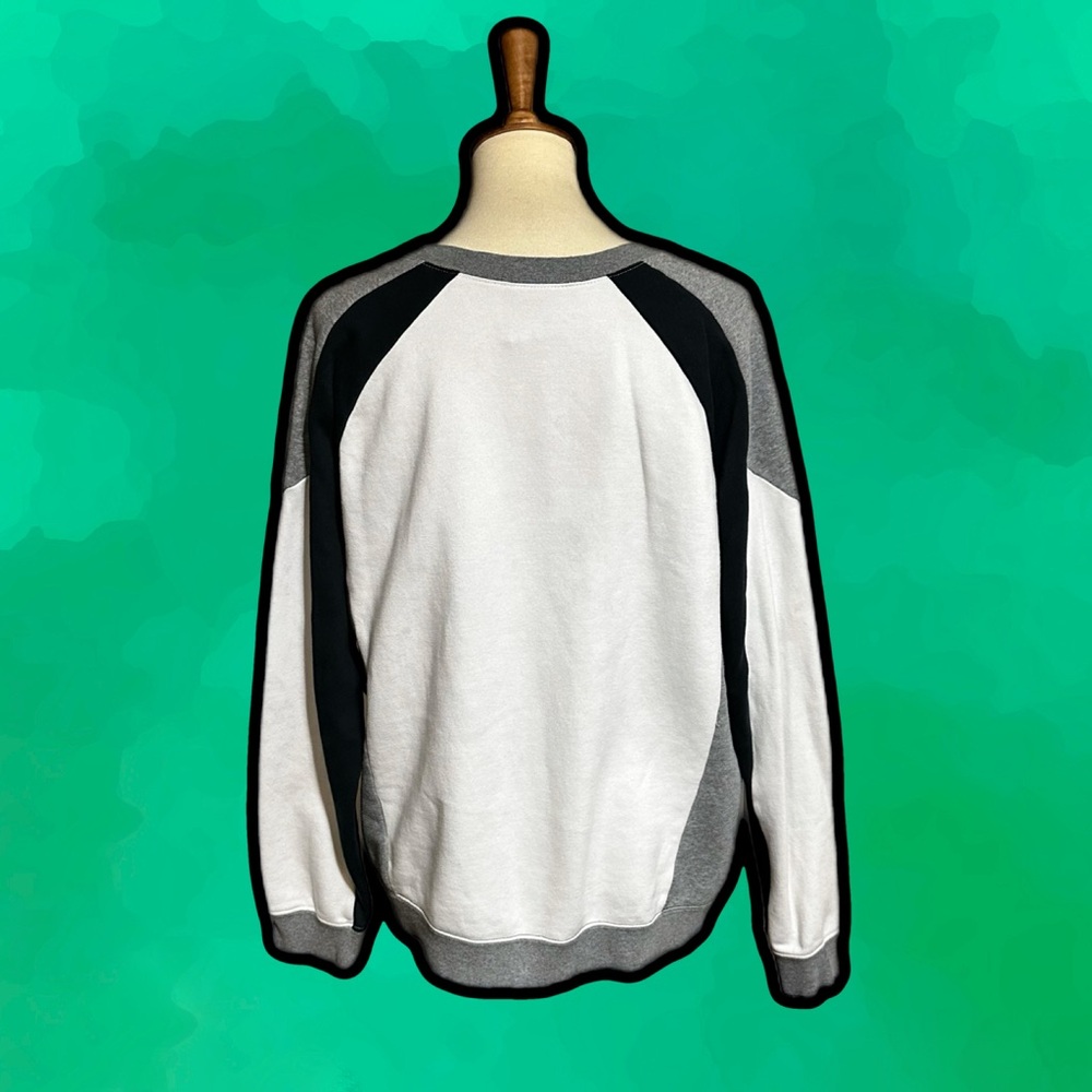 🌈 Cool Nike Black and White Sweatshirt - Picture 3 of 5